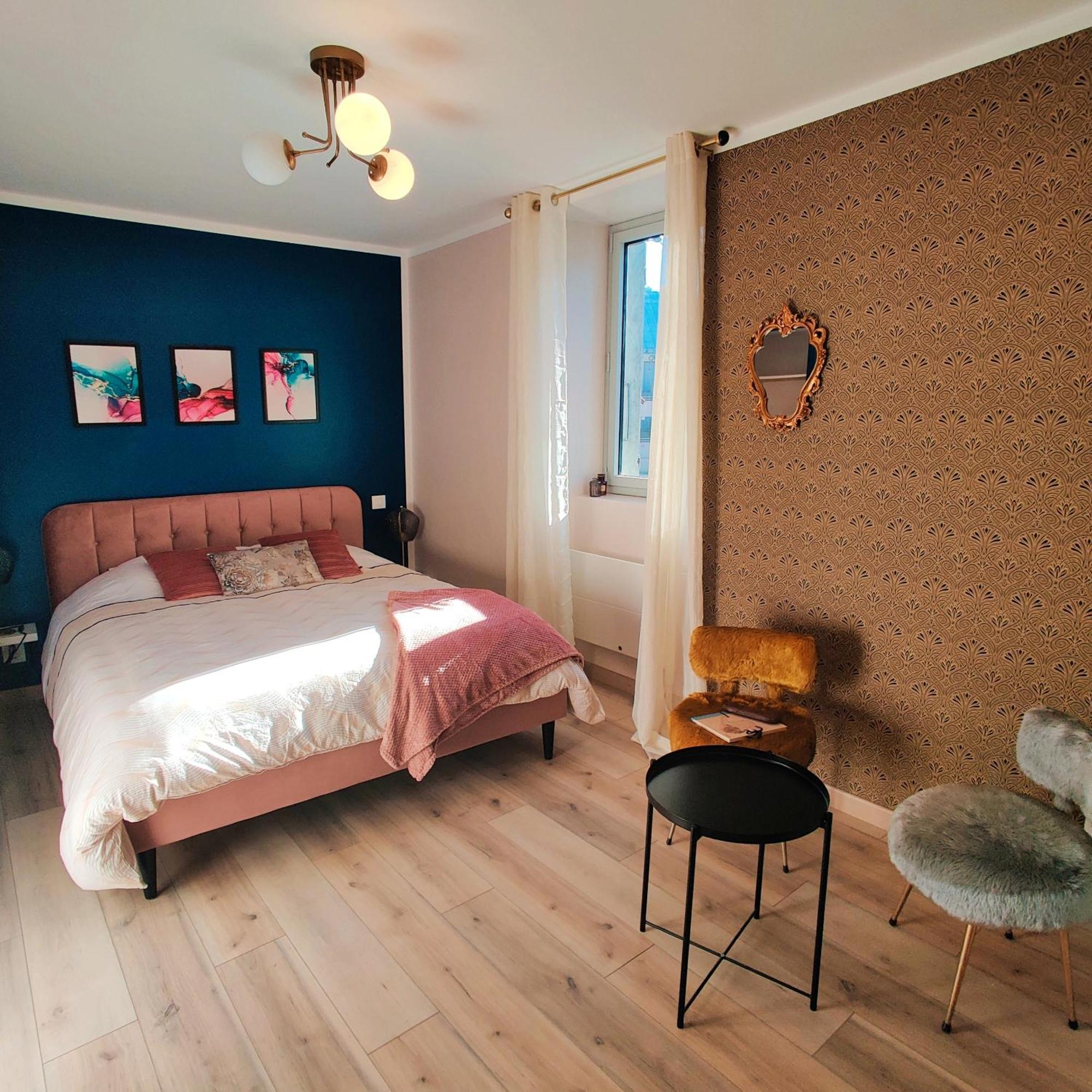 Au Coin Du Chemin Hotel Chambéry Szoba fotó